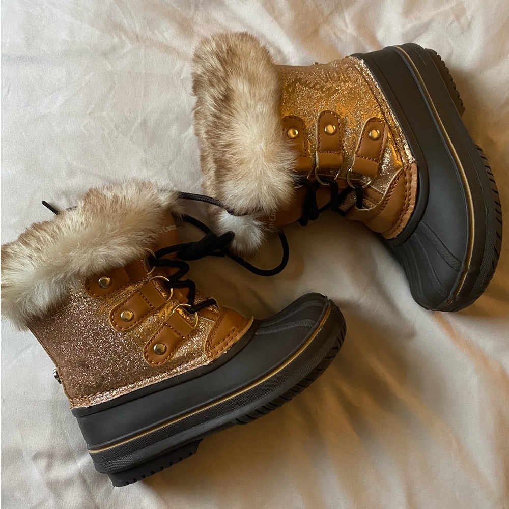 JUICY COUTURE Escalon Girls Snow Boots- Sz 9